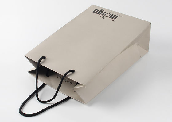 کیسه های کیسه های سازگار با محیط زیست با دسته های طناب نایلونی و نقاشی های رنگی UV